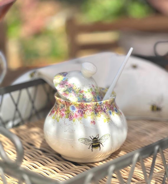 Fine China Wild Summer & Bee Zuckerdose von Cheney Penrose Designs