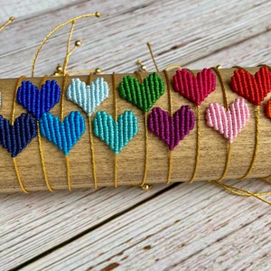 Pulsera de macramé hecha a mano con forma de corazón y cordón de nailon - Joyería de amistad ajustable imagen 2