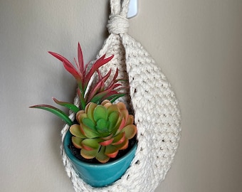 Crochet Plant Hanger Pattern, Plant Hanging Basket, Hanging Basket, Potted Plant Basket, Plant Wall Hanger, Succulent holder, PDF Only