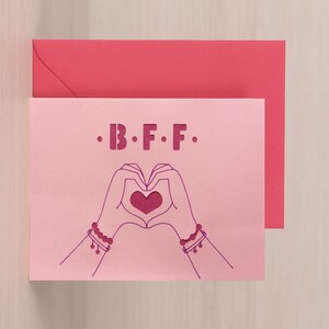 Carte de voeux BFF – Jolie carte rose meilleur ami avec des mains en forme de coeur | Une carte de l'amitié, une pensée pour vous, un cadeau pour la Saint-Valentin