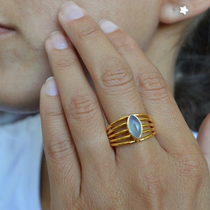 Gold Ring Edelstein Chalcedon Marquise zierlich blau Statement Handarbeit Größe 59 Bild 3
