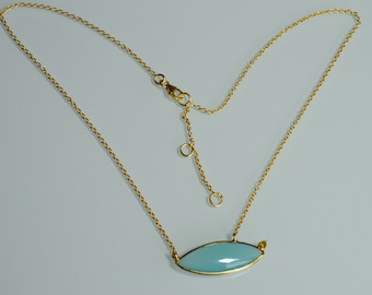 Zierliche Gold Kette mit Aqua Chalcedon Edelstein Anhänger Blau Peridot Grün Sterling Silber Fashion Cocktail Boho Ethno Minimalistisch