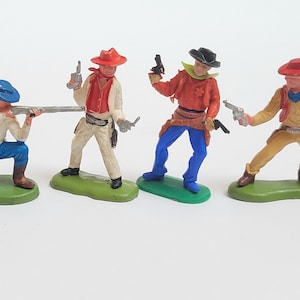 Vintage 1971 Britains LTD American Cowboys Wild West Collector Figures for Nostalgic Displays & Playful Decor Lot of 4
