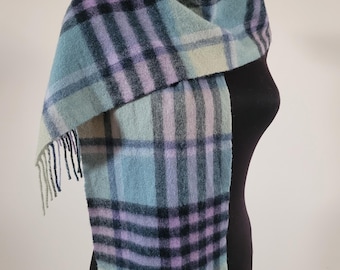 Vtg 80s Burberrys of London 100% Lambswool Navy Blue & Red Nova