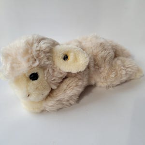 Steiff Linda Lamb/Sheep  Lying Plush Stuffed Toy 9in/23 cm