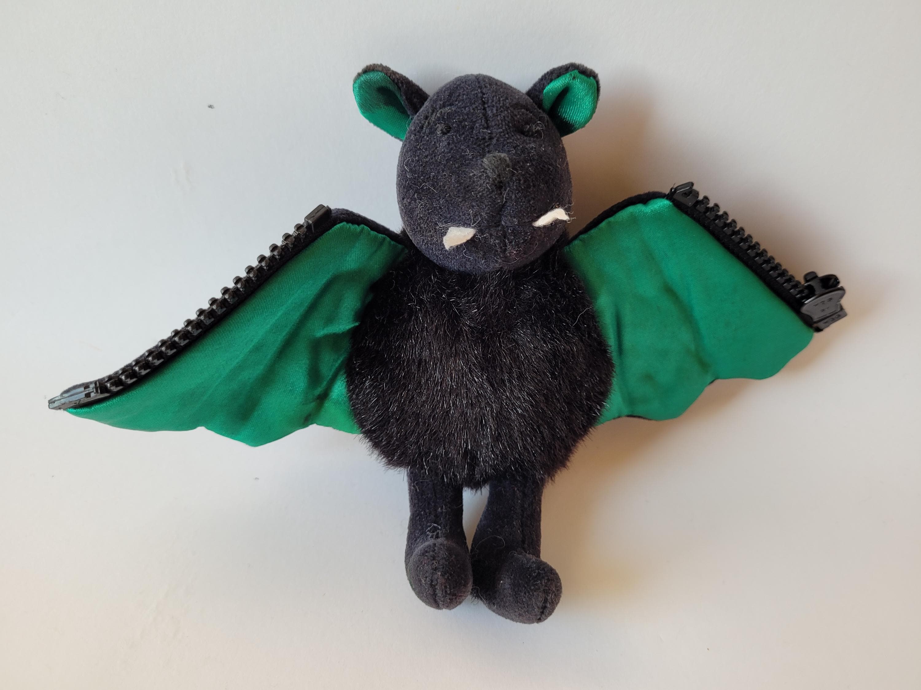 Jellycat Zippy Zappy Vampire Bat Plush With Green Wings 5