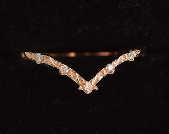 Arwen Diamond Chevron Wedding Band: 14k Rose Gold Filigree Ring