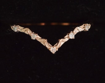 Dainty 14k Rose Gold Chevron Wedding Band: Carved Diamond Filigree