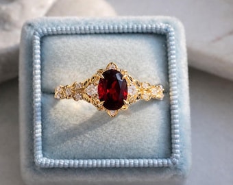 January Birthstone Engagement Ring in 14k Yellow Gold – Garnet Fantasy Ring