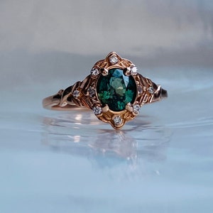 Vintage inspirierter grüner Saphir Verlobungsring Runder Saphir Ring 14k Rosegold, Multi Stone Ring Einzigartiger Saphir Ring Eleganter Ring