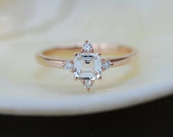 White sapphire verlovingsring. Belofte ring. Prinses verlovingsring. 5 stenen ring. Rose gouden verlovingsring. Edelsteen ring Eidelprecious