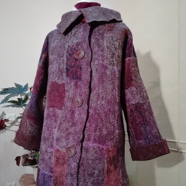 Handgefilzte Cardigan, Mantel aus Merinowolle "Beeren Patchwork", Damen Mantel, Oberbekleidung, Unikat