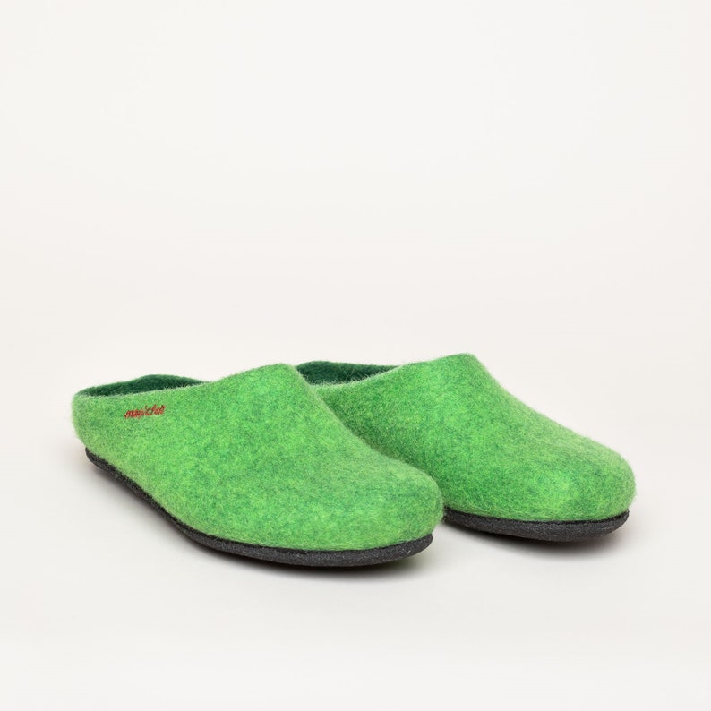 Magicfelt 709 Filzpantoffel für Damen & Herren aus 100% Merino-Wolle Hausschuhe mit anatomischer Filz-Latex-Sohle Hergestellt in Tirol Green