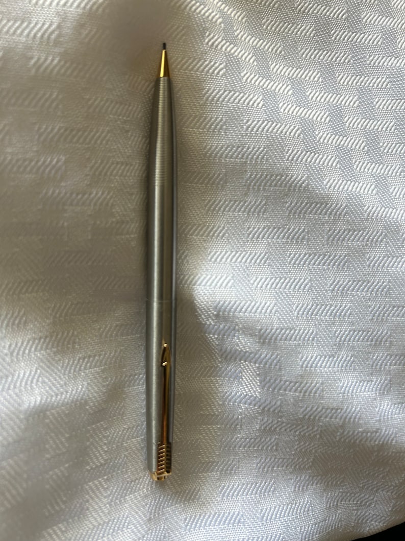 Vintage Parker 45 flighter fountain pen image 2