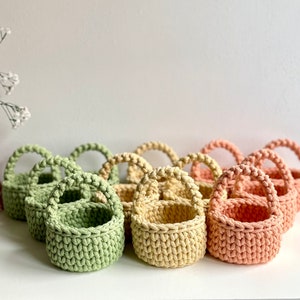 Small crochet basket, with and without handles, modern crochet basket, round 11 cm diameter, Bobbiny image 1