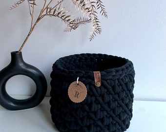 Available immediately! Crochet basket, Jumbo Bobbiny Round Black.