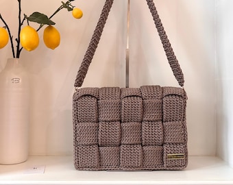 Disponible de inmediato, bolso "Nicole Bag", elegante, de ganchillo, con un diseño único, hecho a mano.