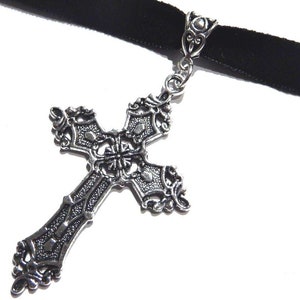 Ornate Cross Pendant on Black Velvet Choker Necklace gothic vampire crucifix crux 6K