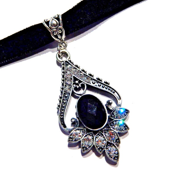 Black Velvet Choker with Silvertone & Black Crystal Pendant gothic necklace 13B