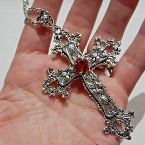 Silver tone Gothic Cross large ornate pendant with red glass rhinestone on chain necklace 6Q