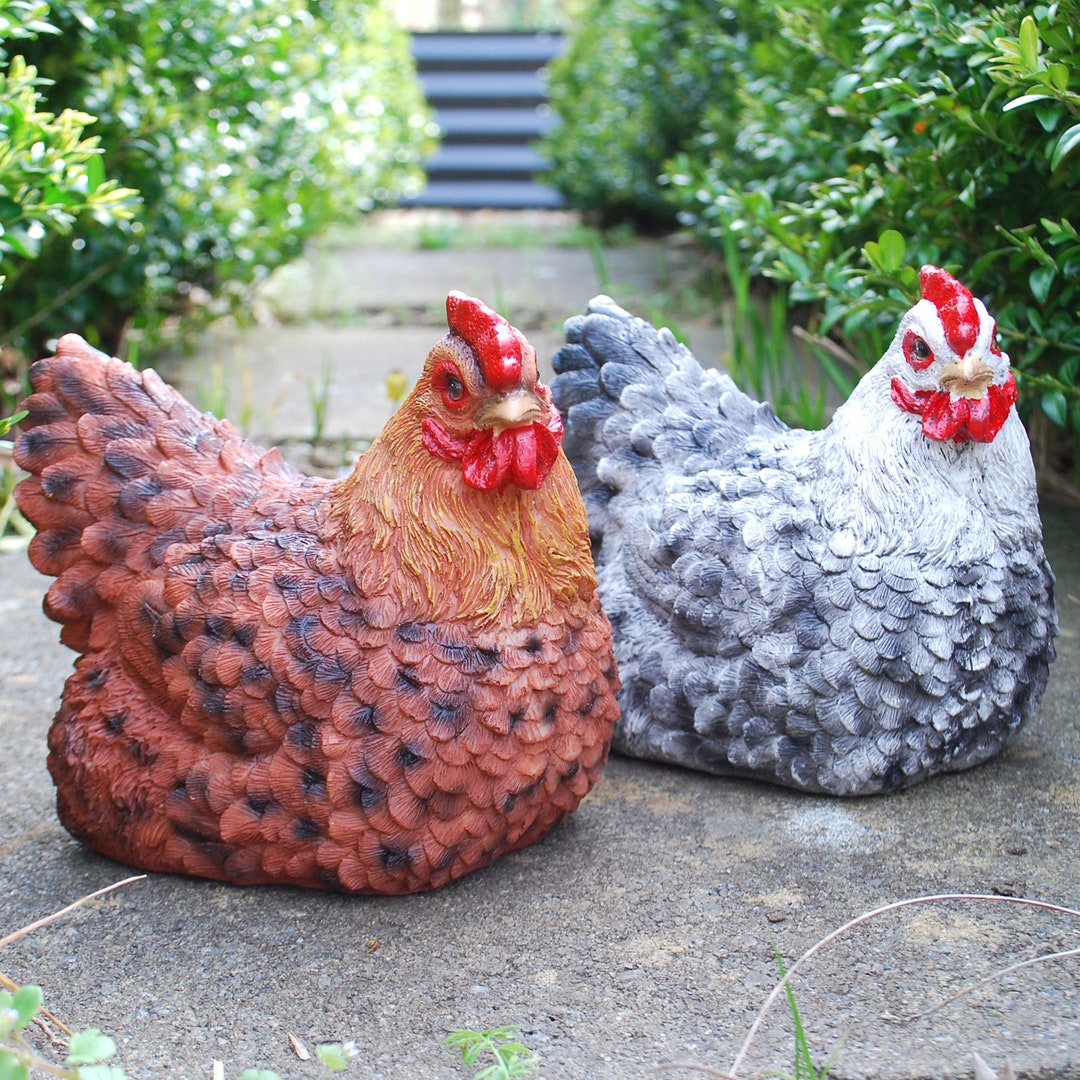 Chicken Garden Ornaments for Outdoor Spaces – Attract Birds & Elevate Garden Charm