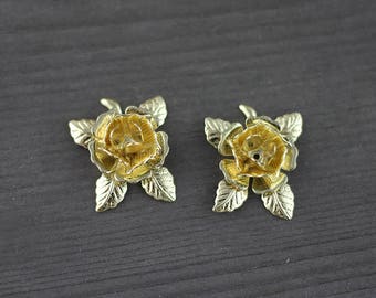 2pcs Gold Plated Five Petal Filigree Flower Beads 18x21mm