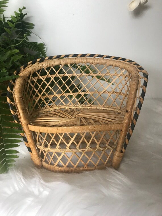 mini wicker chair