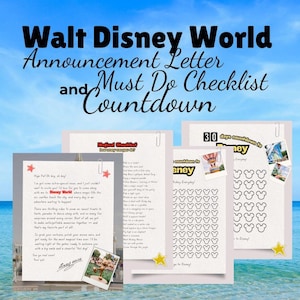 Può includere: Una lettera di annuncio di Walt Disney World, una lista di controllo magica e un foglio per il conto alla rovescia di 30 giorni. I documenti presentano testo nero, contorni di teste di Topolino e inserti fotografici, fissati con graffette.