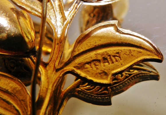 Vintage DAMASCENE Brooch Made In SPAIN Gold Tone … - image 4