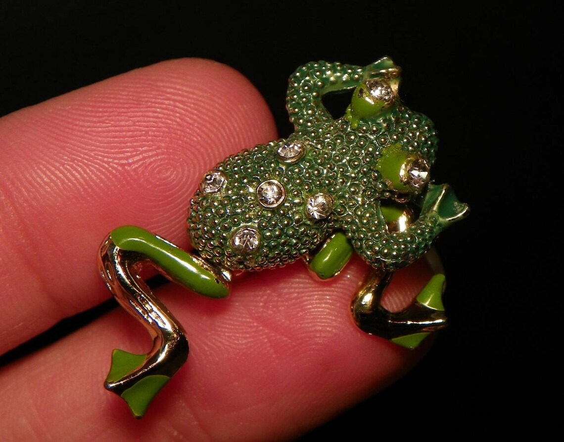ADORABLE Vintage Frog Brooch Gold Tone With Movable Legs Green Etsy