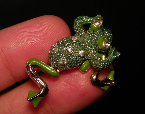 ADORABLE Vintage Frog Brooch Gold Tone With Movab… - image 4