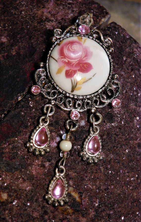 VINTAGE PENDANT BROOCH Silver Tone With Pink Rose 