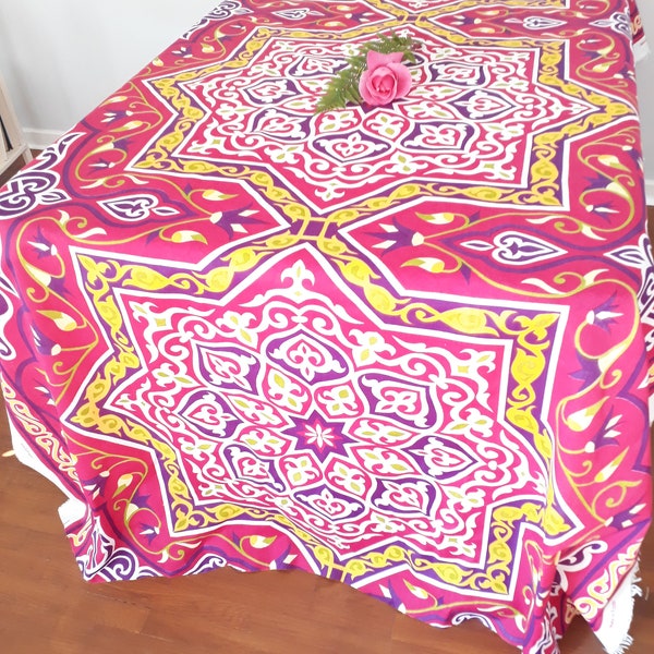 Tissu grande étoile fuchsia, motifs floraux, idéal pour nappes d'anniversaire. Parfait coussins, sacs et patchwork 1 bloc = 1 étoile = 85 cm