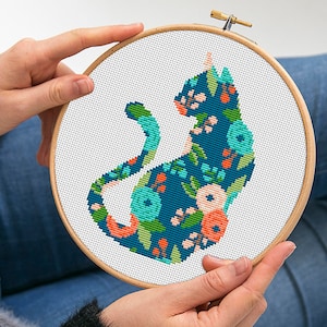 Katten kruissteekpatroon pdf, moderne kruissteek kattenbloemen, kattensilhouet kruissteektabel, bloem borduurhoepelkunst, download pdf
