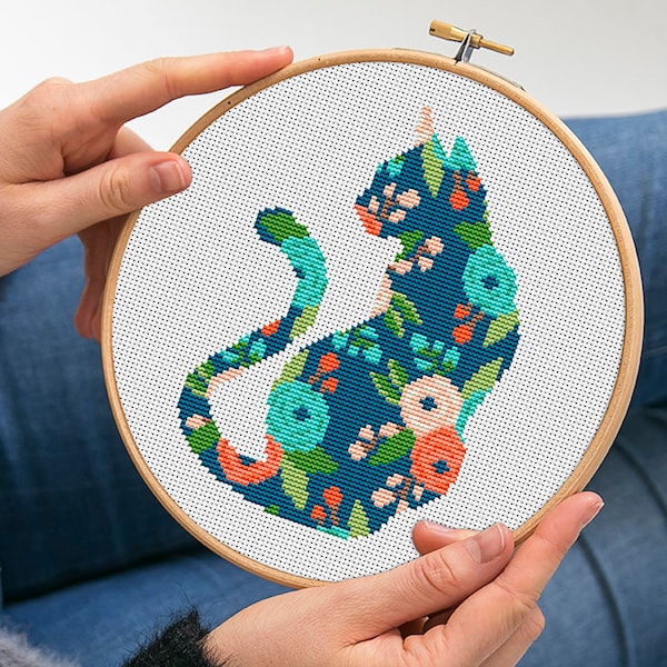 Chat Cross Stitch Pattern PDF, Modern Cross Stitch Cat Flowers, Cat Silhouette Cross Stitch Chart, Flower Embroidery hoop art, Download PDF