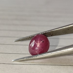 3,05 ct naturlig stjärnrubin ädelsten: 9 x 7 MM oval cabochon