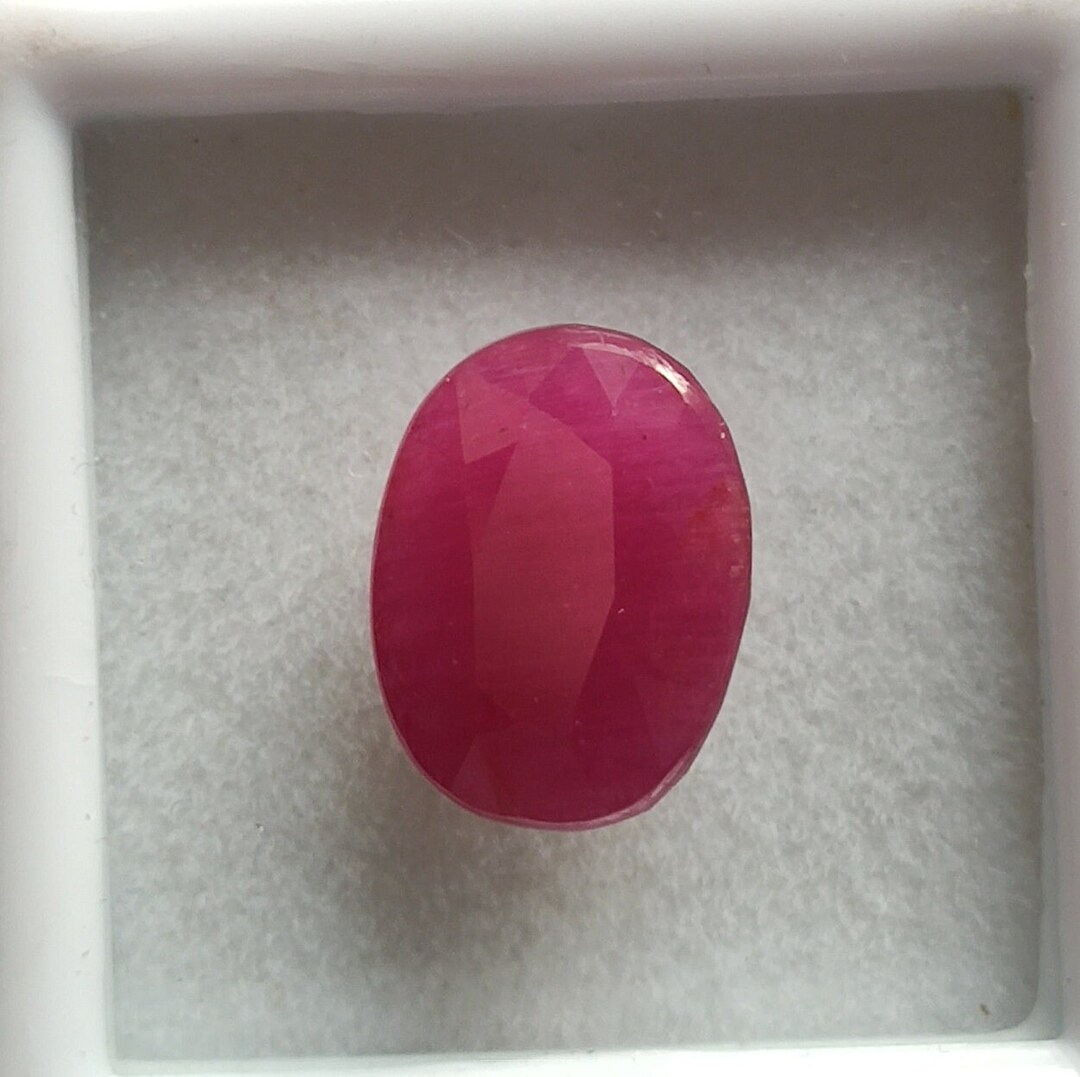 Rubis Naturel Ovale De 2,75 Carats - Non Traité, Pas De Chaleur - Certification IGITL, Provenance Inde/Afrique - Qualité Exceptionnelle