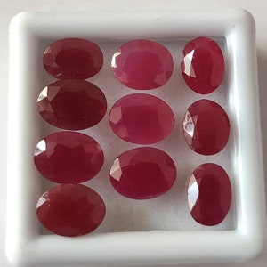 天然レッドルビー宝石セット：8.80カラットオーバルファセット、未処理（10個）