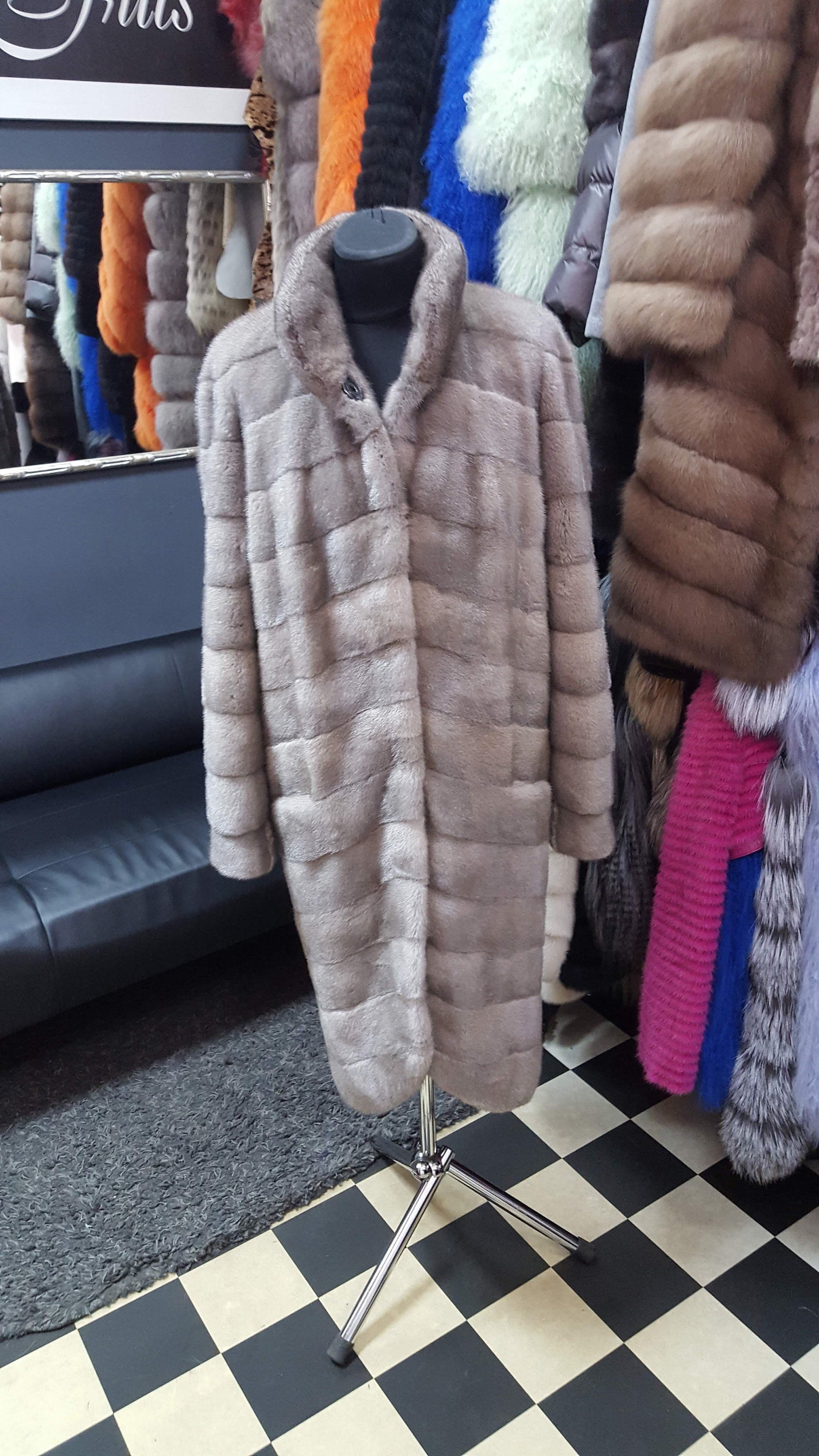 グレーのミンクの毛皮のコート、毛皮のコート、ミンクの毛皮、冬の