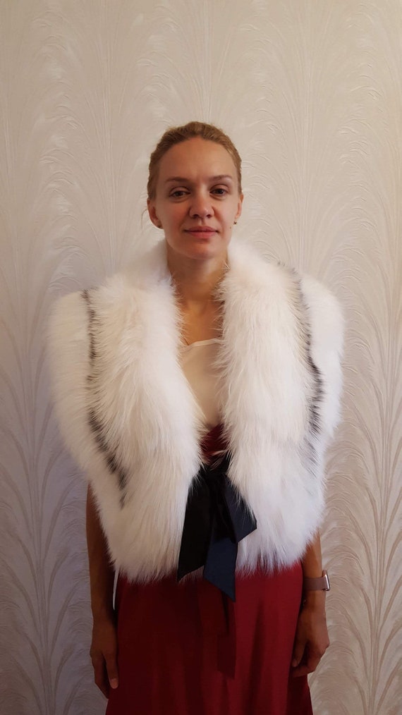 White fox fur clearance collar