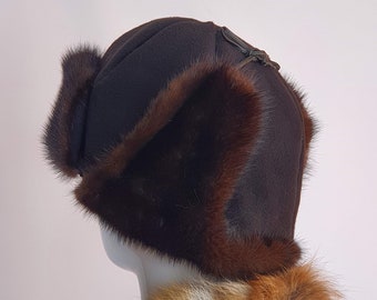 本物のミンクの毛皮とコート生地で作られた黒のミンクのウシャンカ毛皮