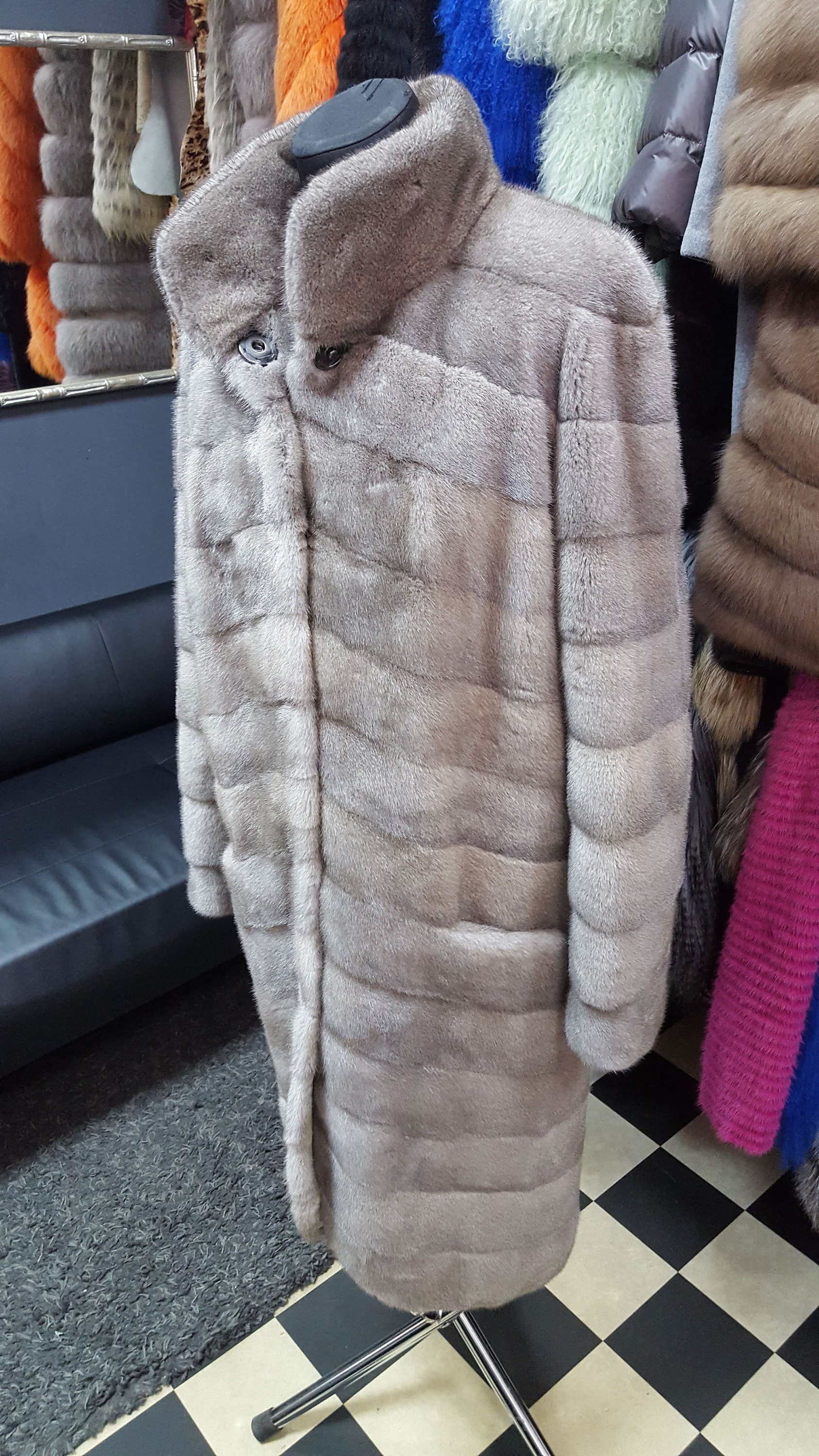 グレーのミンクの毛皮のコート、毛皮のコート、ミンクの毛皮、冬の