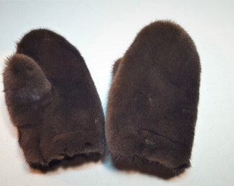 Dark brown mink mittens for woman