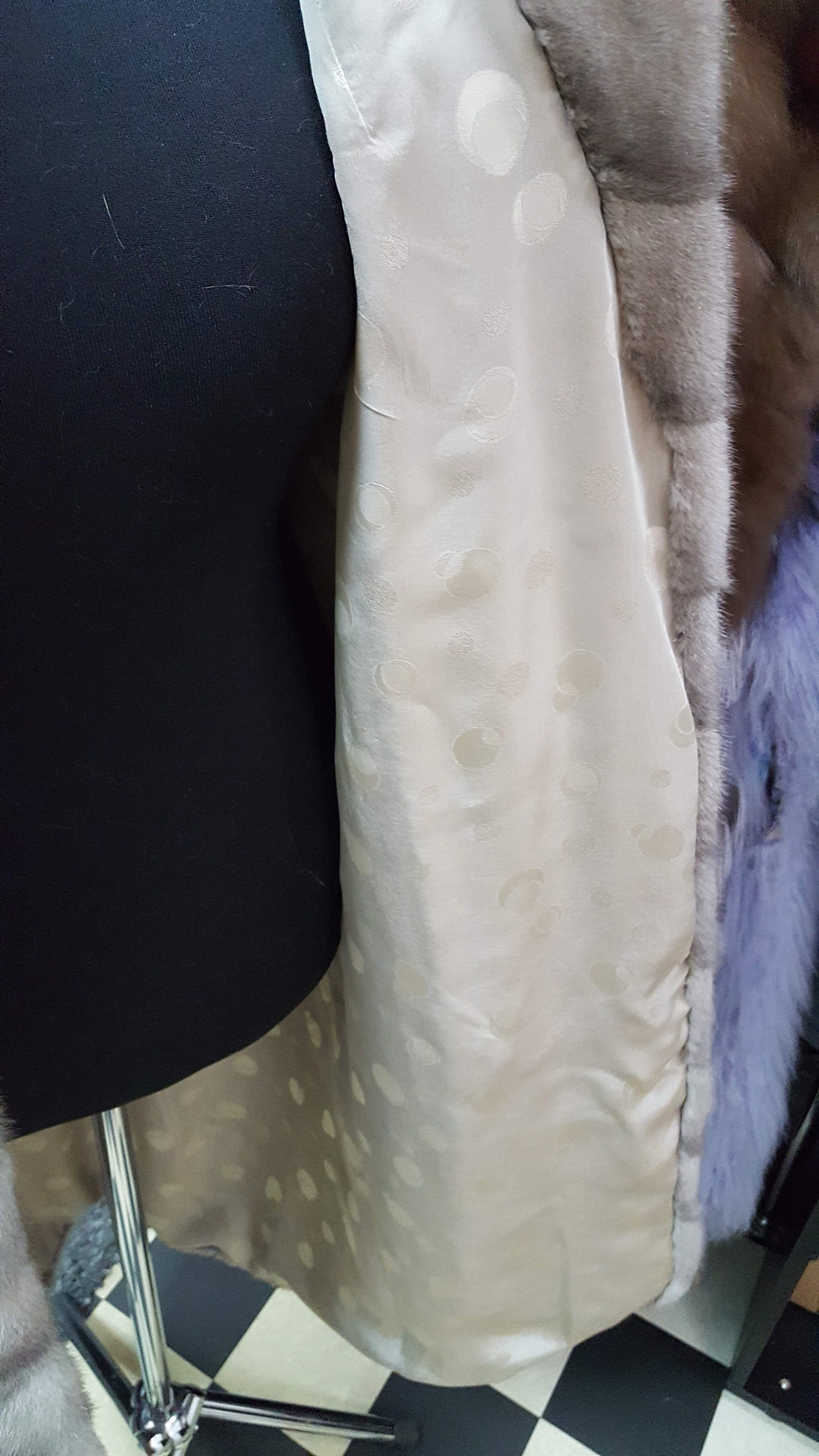 グレーのミンクの毛皮のコート、毛皮のコート、ミンクの毛皮、冬の