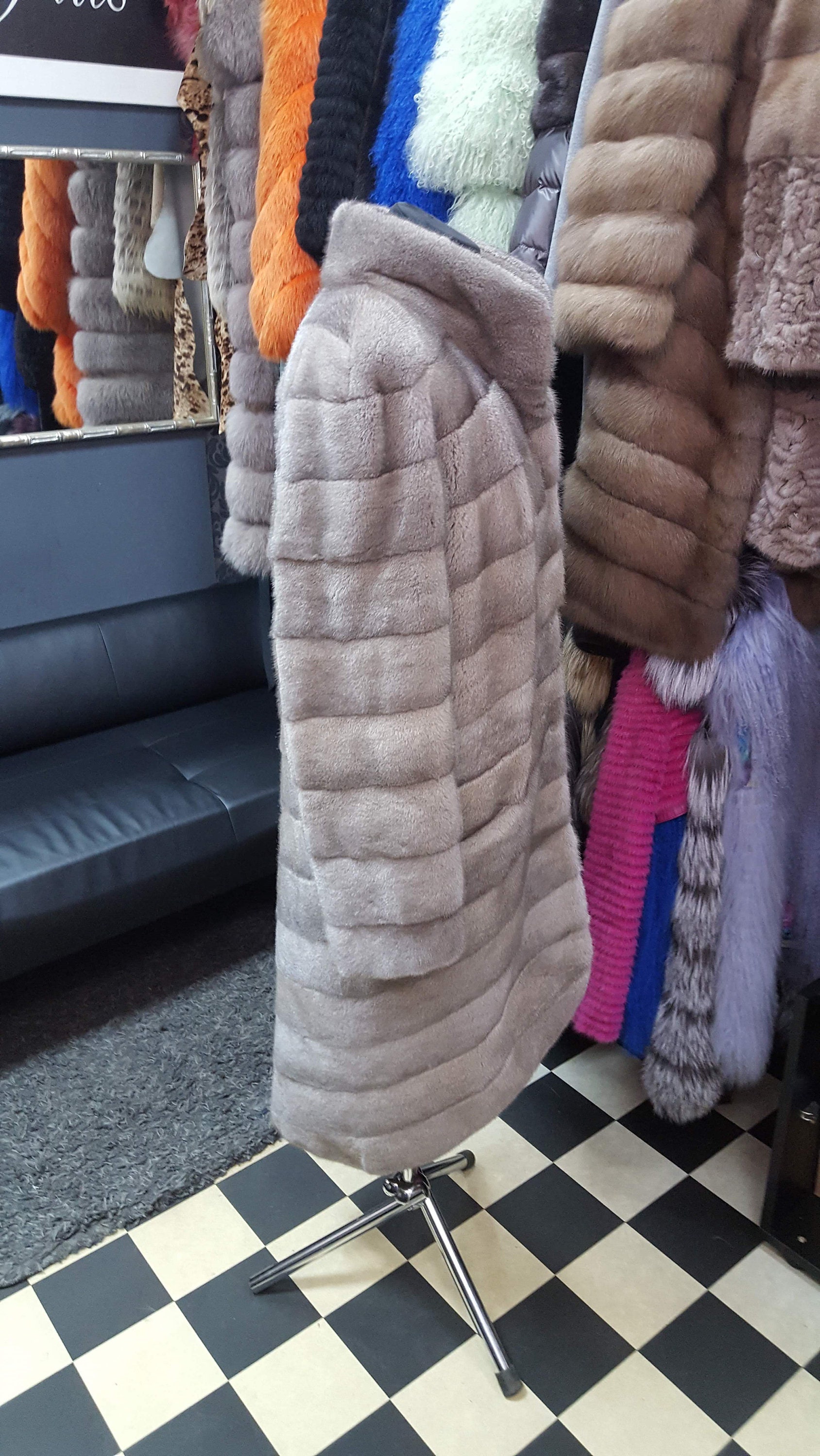 グレーのミンクの毛皮のコート、毛皮のコート、ミンクの毛皮、冬の