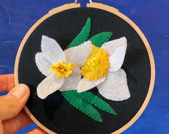 White Narcissus Flower - Felt Applique and Embroidery - 5 inch hoop