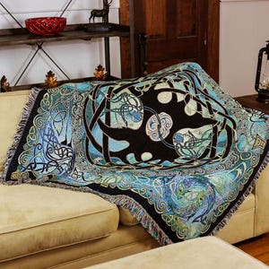 Beautiful Celtic Circular Knot Print Tapestry Bedspread Coverlet Queen