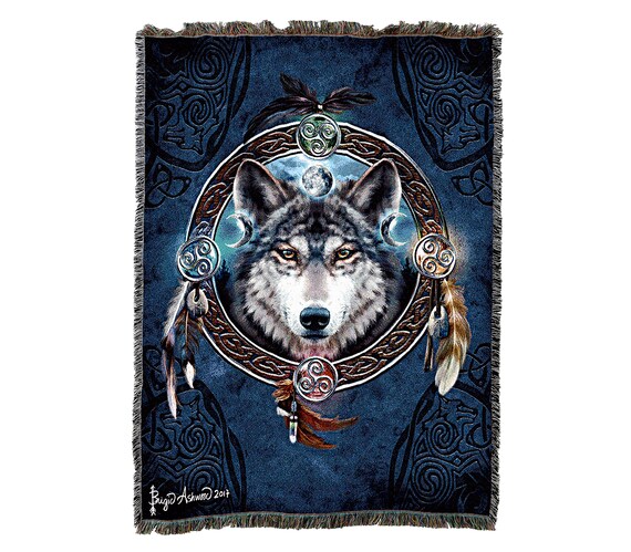 Large wolf blanket hotsell
