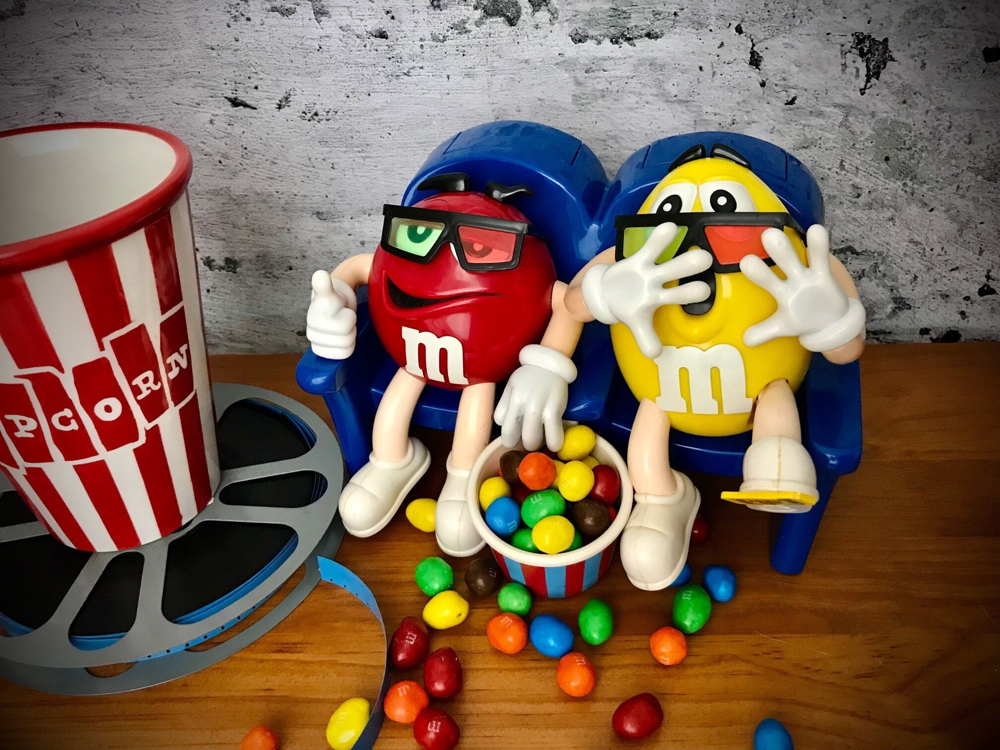 Vintage - MM M&M's 3D Movie Theater - Collectible - Candy Dispenser