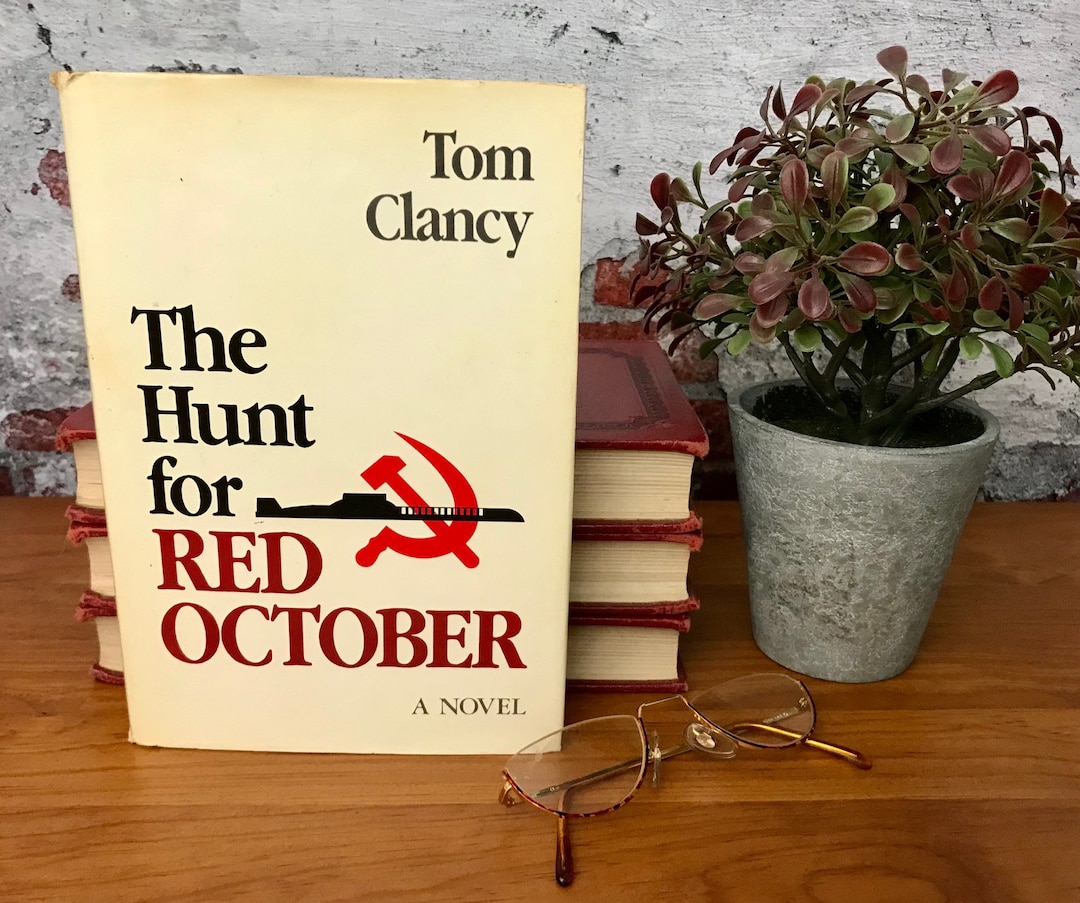 1984 the Hunt for Red October Tom Clancy First Novel Book Club Edition Hardcover HCDJ Jack Ryan